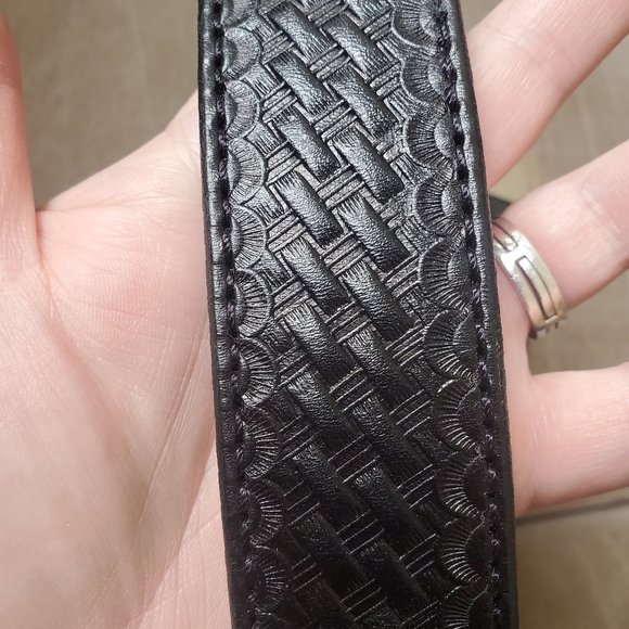 Bull Hide Belt Co. The Wayne Basket Weave Embossed Leather Belt Black Size 44 - Picture 11 of 15